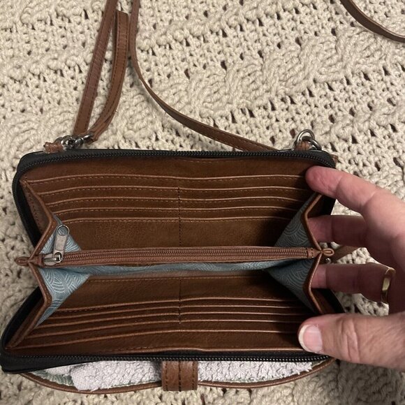 THE SAK Black Leather Zip Around Wallet Clutch‎ Crossbody - Picture 6 of 16